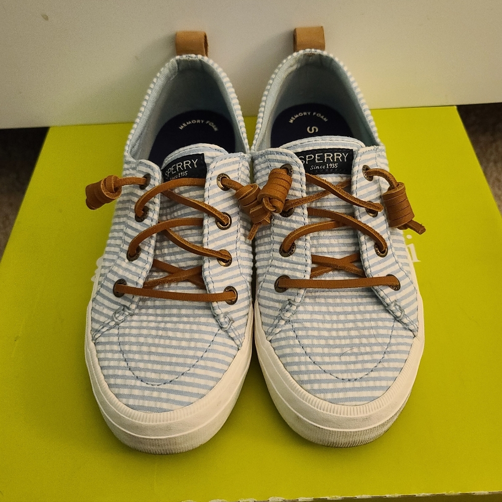 Sperry Crest Vibe Seersucker Stripe Sneaker